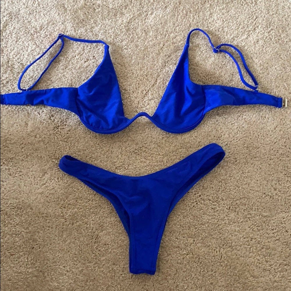 super cute bikini set!